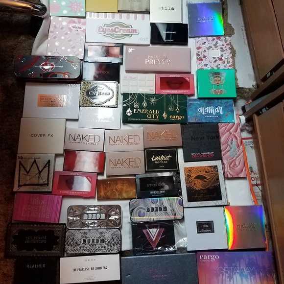 Luxury full sized NEW high end makeup mystery box - Picture 5 of 8